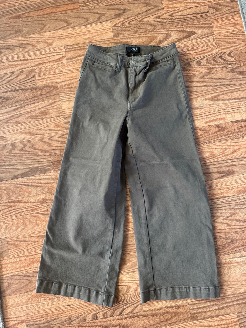 Oat New York Wide-Leg Chinos in Olive Green